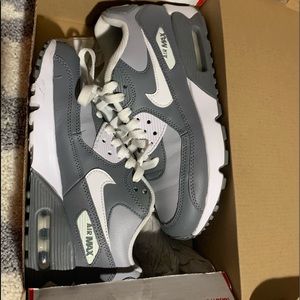 Air Max 90s cool grey